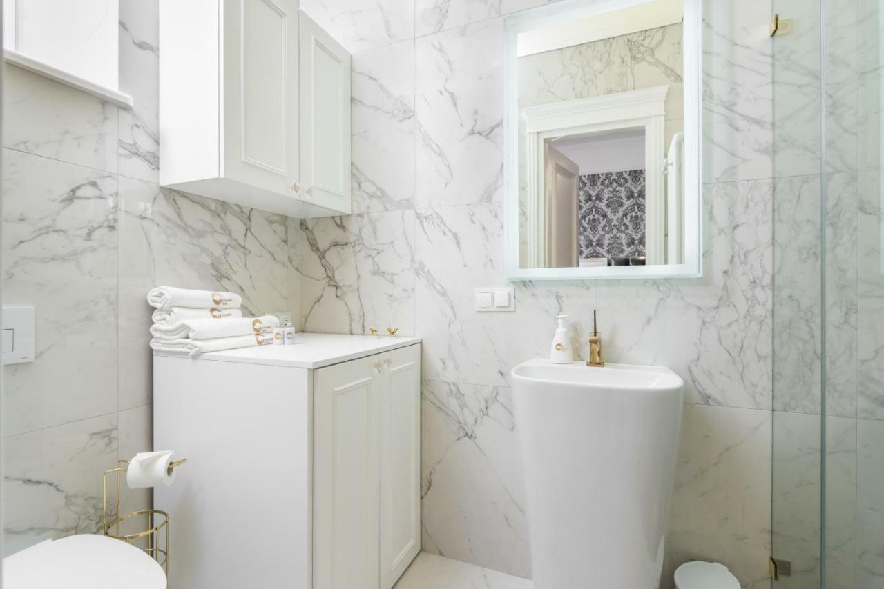 Golden Fish - New - Old Town Apartment Krakau
