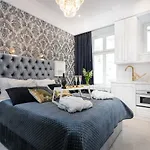 Golden Fish - New Apartment - Old Town